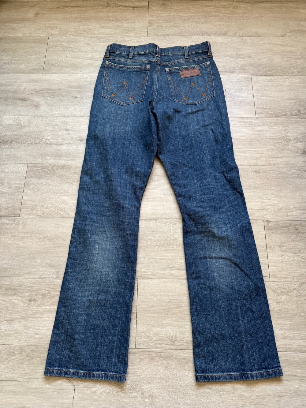 Men’s 31x34 wrangler retro relaxed boot jeans wash bootcut